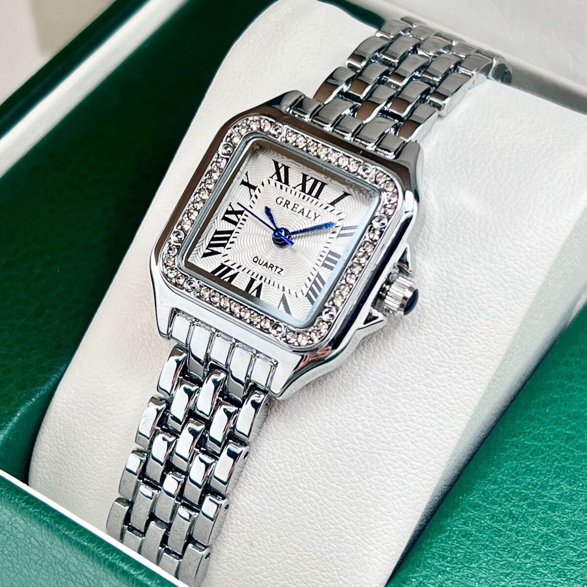 new women watch light luxury brand business gold stainless steel ladies fashion quartz watches female clock bracelet wristwatch new women watch light luxury brand business gold stainless steel ladies fashion quartz watches female clock bracelet wristwatch
